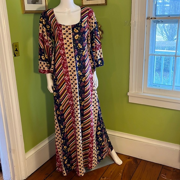Vintage 70s Black YOUNG EDWARDIAN by ANPEJA Fit & Flare Long Sleeve Dress - 7